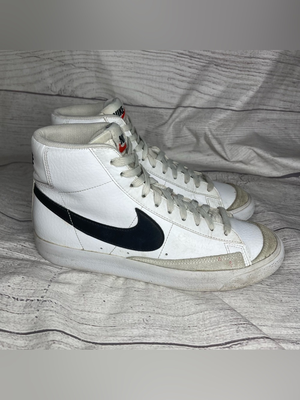 Nike Men’s Youth Size 7 Blazer Mid '77 Vintage White Black Shoes
